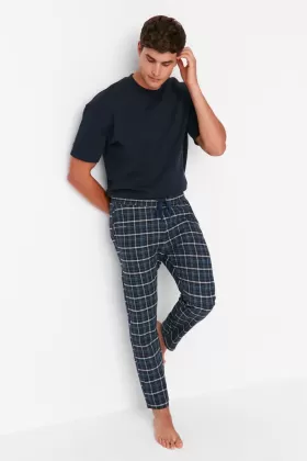 Erkek Lacivert İndigo Ekoseli Regular Fit Dokuma Pijama Altı from  at M4D # 6576CF985D58D