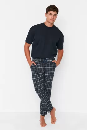 Erkek Lacivert İndigo Ekoseli Regular Fit Dokuma Pijama Altı from  at M4D # 6576CF985D58D